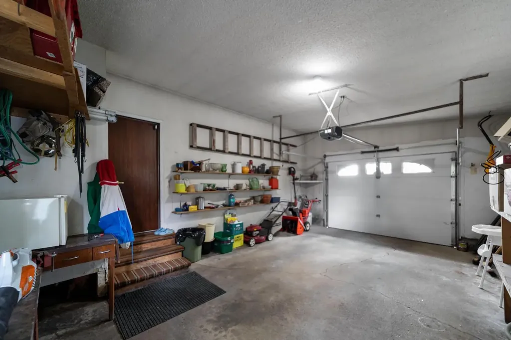 6314 43a Avenue Close Camrose AB T4V3N3