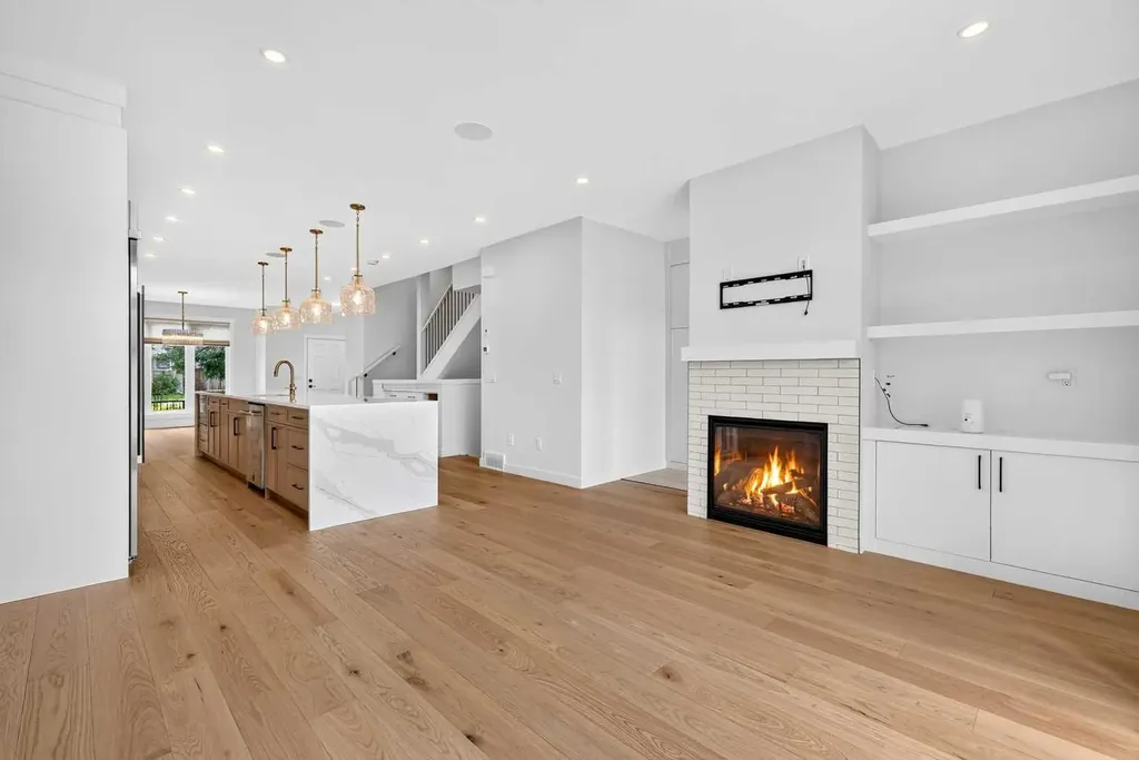 1746 49 Avenue SW Calgary AB T2T 2T9