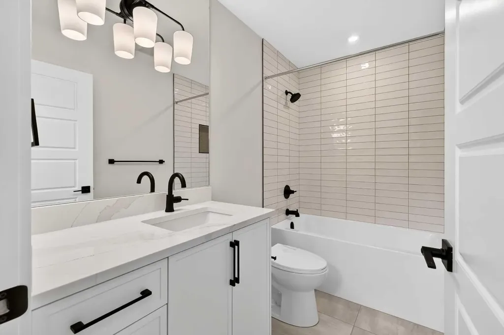 1746 49 Avenue SW Calgary AB T2T 2T9