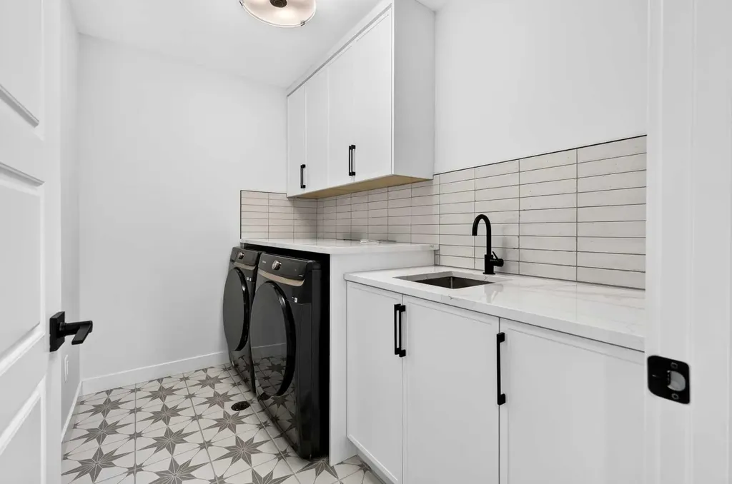 1746 49 Avenue SW Calgary AB T2T 2T9