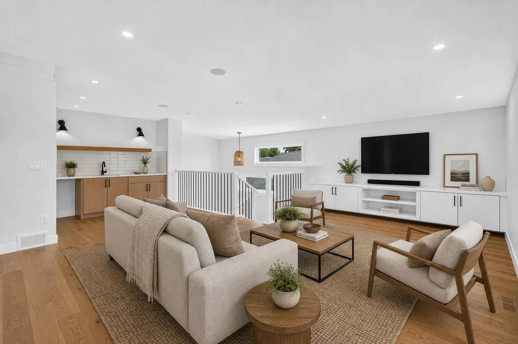 1746 49 Avenue SW Calgary AB T2T 2T9