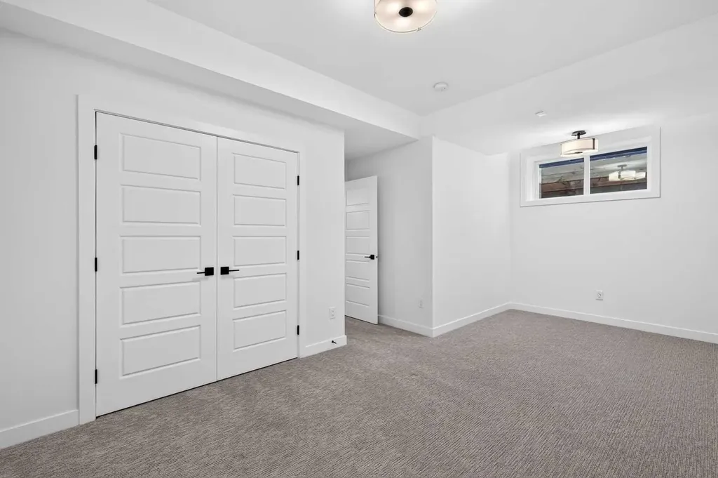 1746 49 Avenue SW Calgary AB T2T 2T9