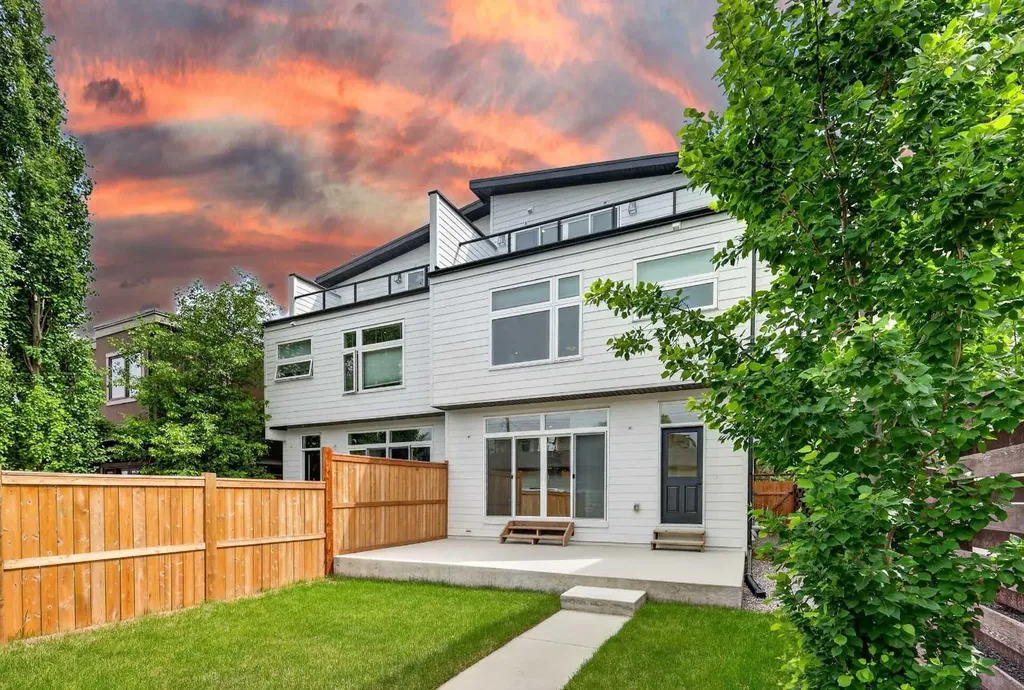 1746 49 Avenue SW Calgary AB T2T 2T9