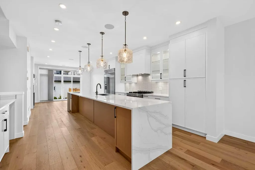 1746 49 Avenue SW Calgary AB T2T 2T9