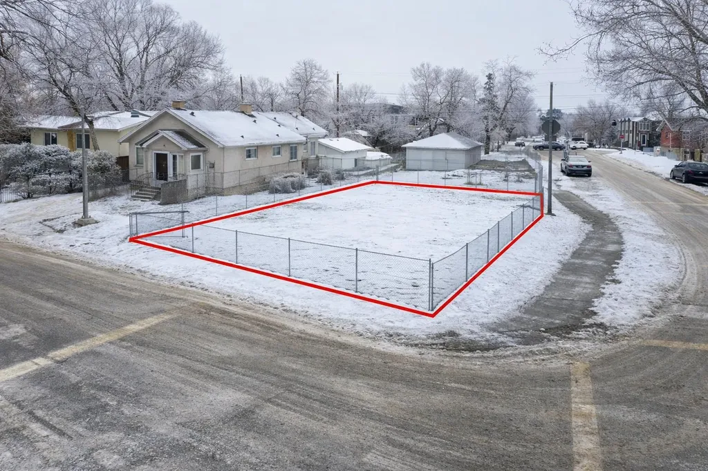 236 11 Avenue NE Calgary AB T2E0V8