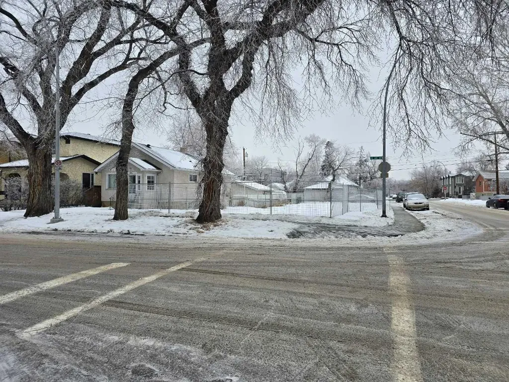 236 11 Avenue NE Calgary AB T2E0V8