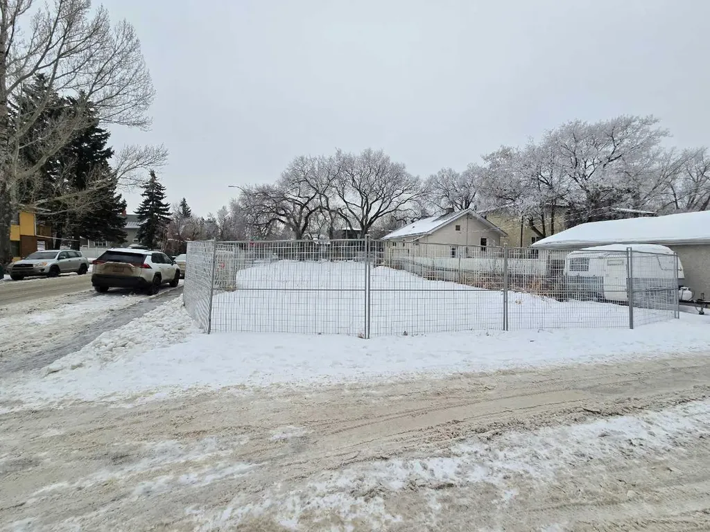 236 11 Avenue NE Calgary AB T2E0V8