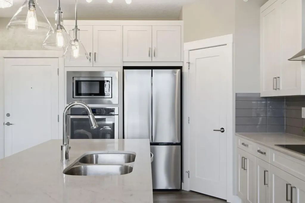 10 Walgrove Walk SE Calgary AB T2X 4E3