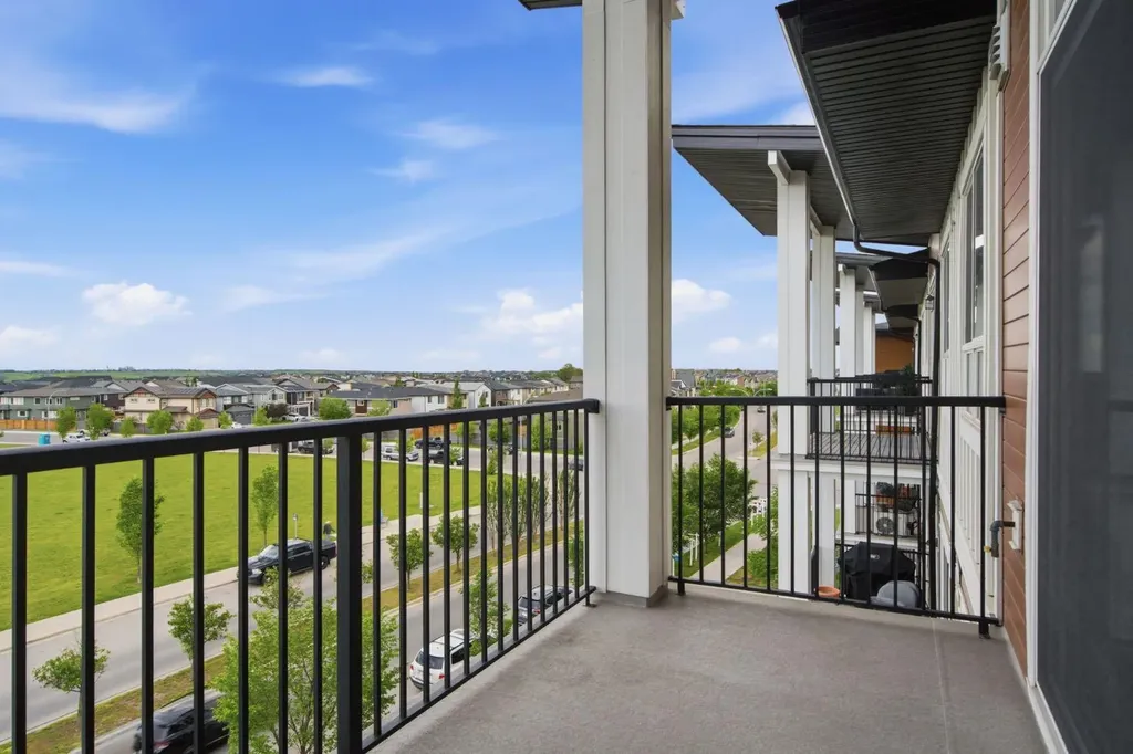10 Walgrove Walk SE Calgary AB T2X 4E3
