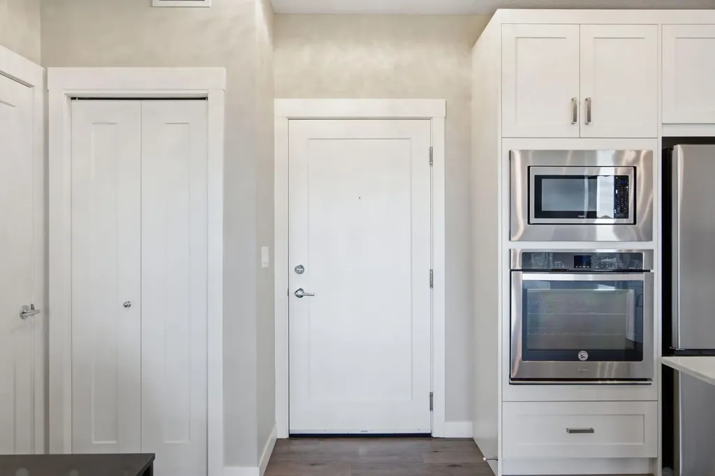 10 Walgrove Walk SE Calgary AB T2X 4E3