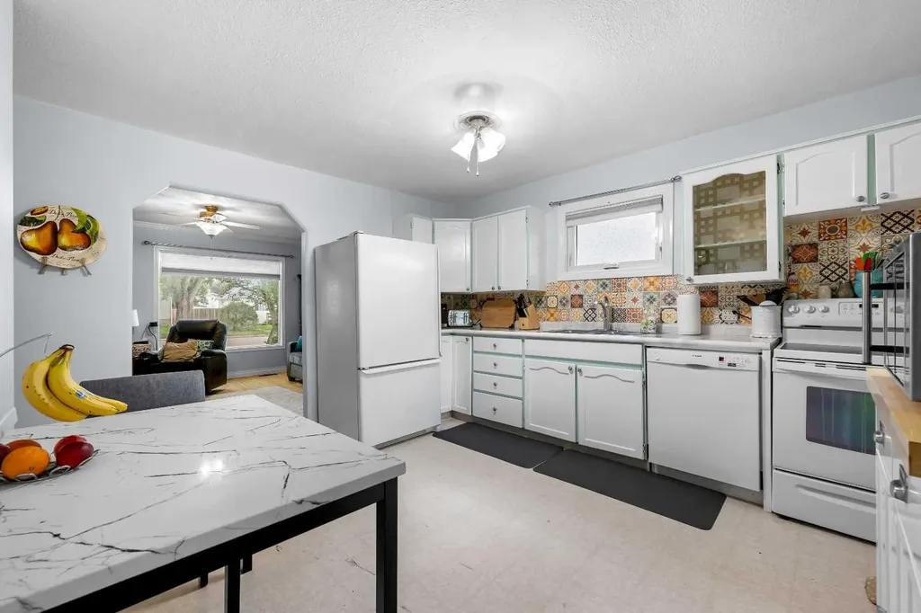 4811 40 Street Lloydminster SK S9V 0C3
