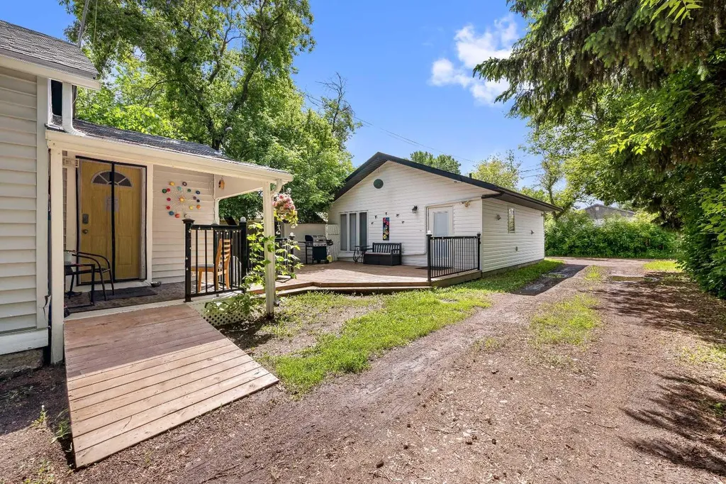 4811 40 Street Lloydminster SK S9V 0C3