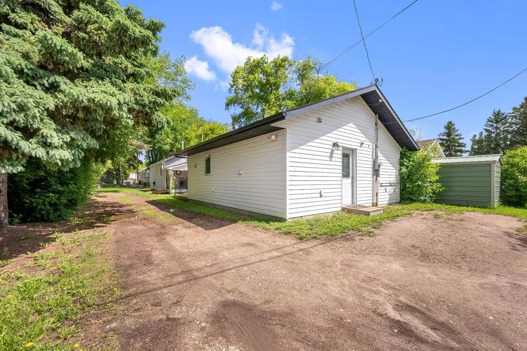 4811 40 Street Lloydminster SK S9V 0C3