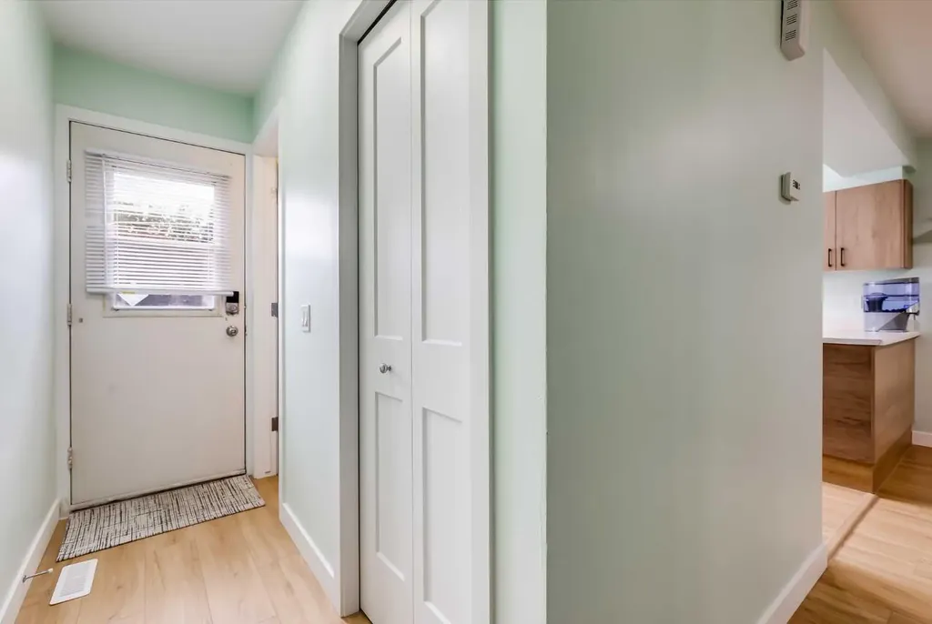2187 Woodview Drive SW Calgary AB T2W 3N8