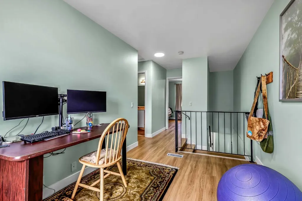 2187 Woodview Drive SW Calgary AB T2W 3N8