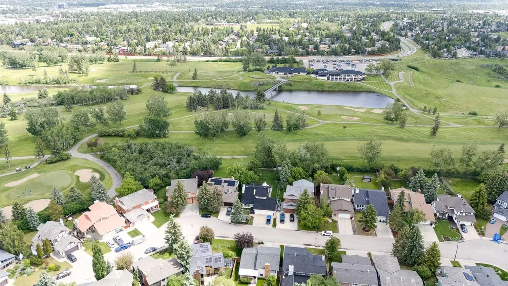 2187 Woodview Drive SW Calgary AB T2W 3N8