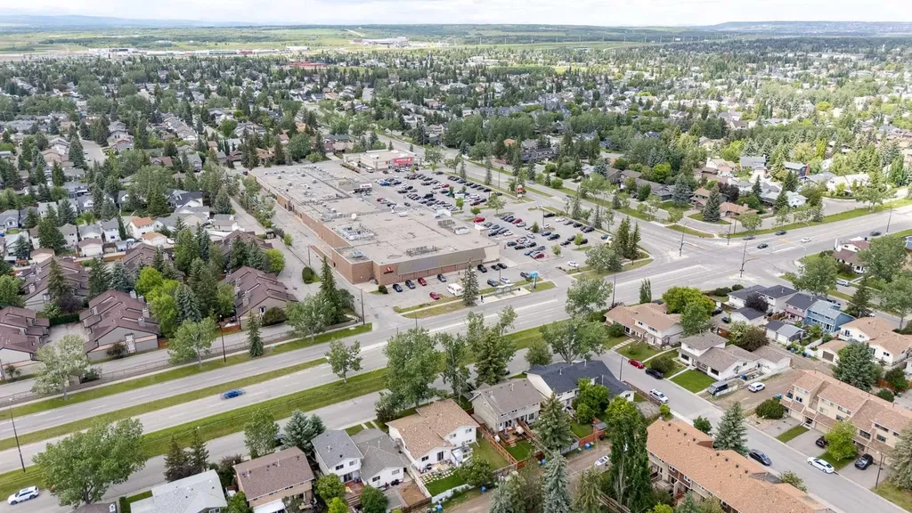 2187 Woodview Drive SW Calgary AB T2W 3N8