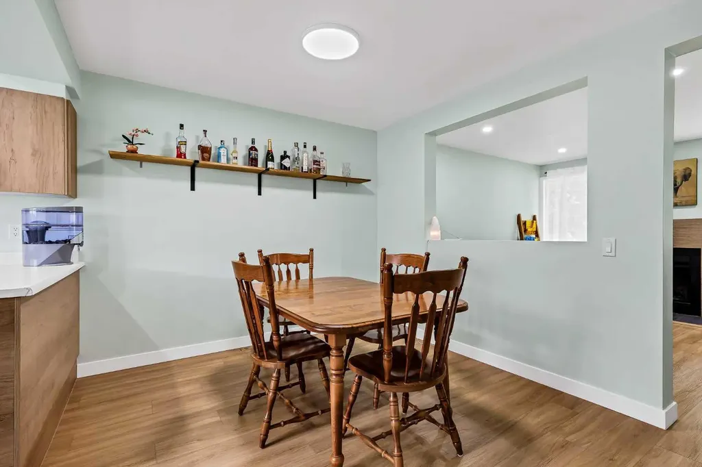 2187 Woodview Drive SW Calgary AB T2W 3N8