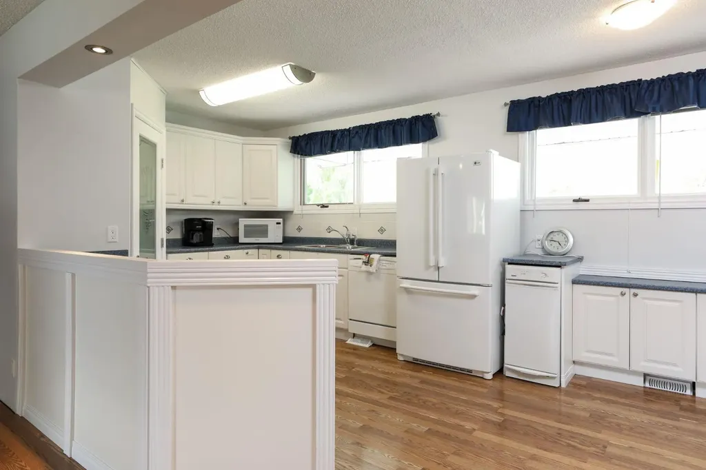 58 N 1a Street E Magrath AB T0K 1J0