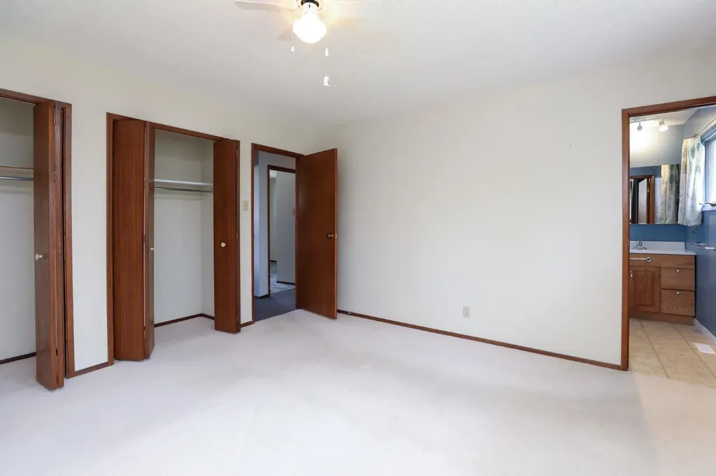 58 N 1a Street E Magrath AB T0K 1J0