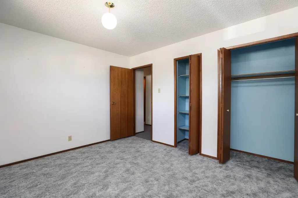 58 N 1a Street E Magrath AB T0K 1J0