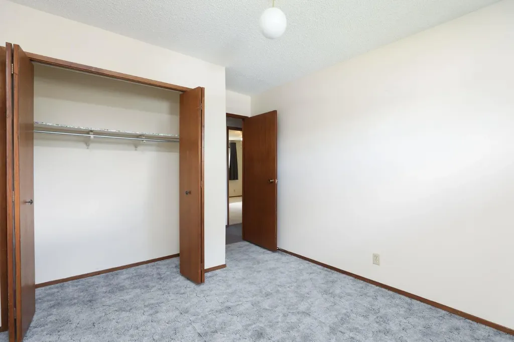 58 N 1a Street E Magrath AB T0K 1J0