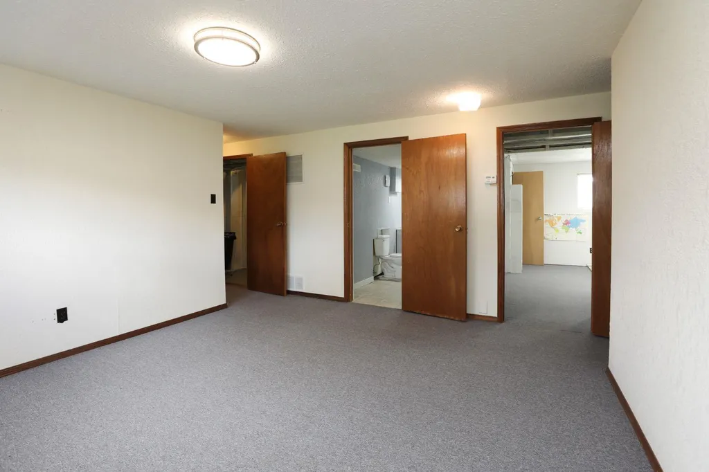 58 N 1a Street E Magrath AB T0K 1J0