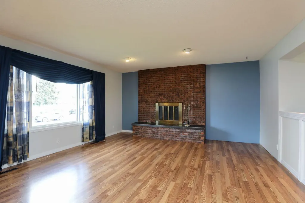 58 N 1a Street E Magrath AB T0K 1J0
