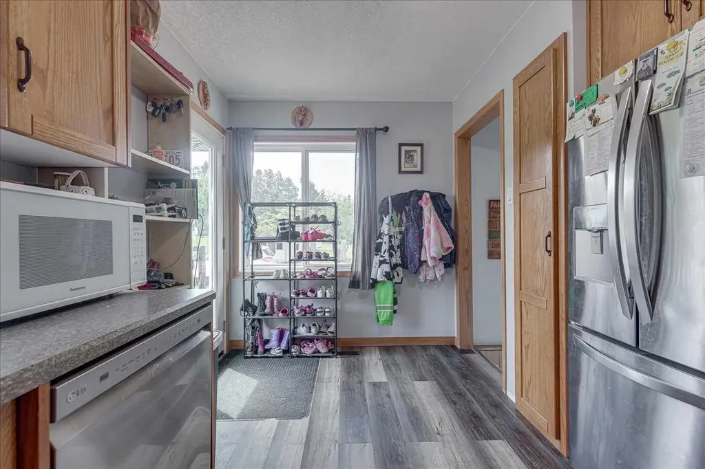 4809 42 Street Ponoka AB T4J 1C3