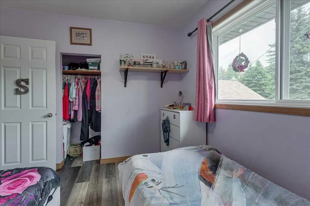 4809 42 Street Ponoka AB T4J 1C3
