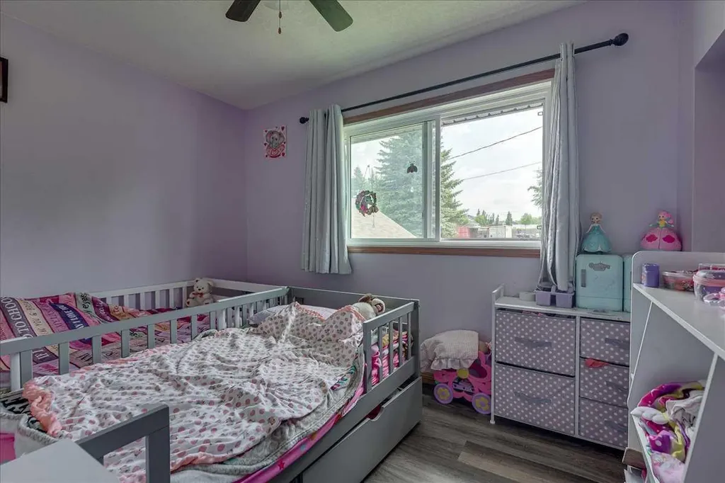 4809 42 Street Ponoka AB T4J 1C3