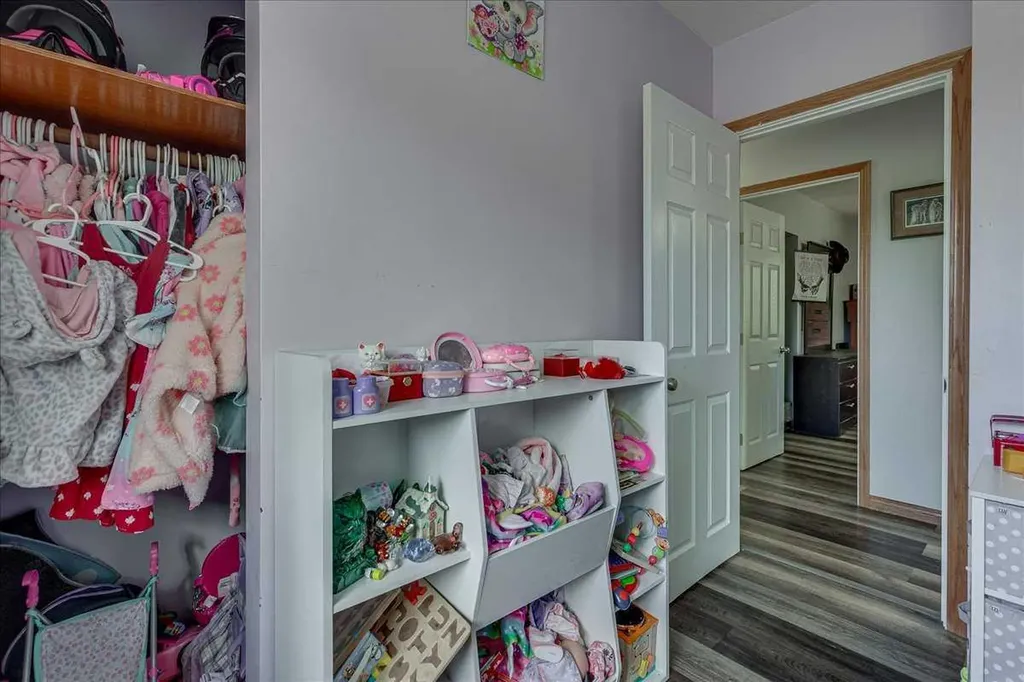 4809 42 Street Ponoka AB T4J 1C3