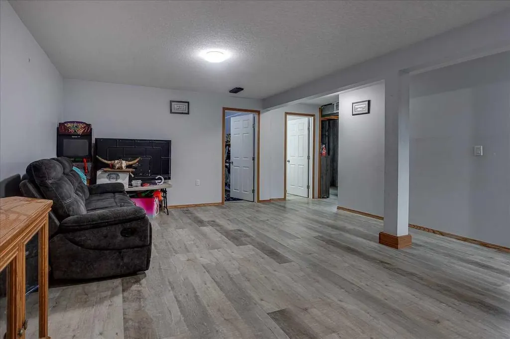 4809 42 Street Ponoka AB T4J 1C3