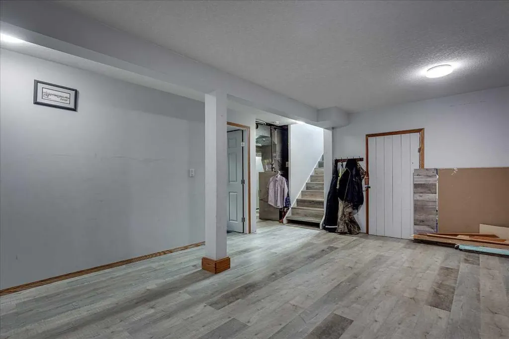 4809 42 Street Ponoka AB T4J 1C3