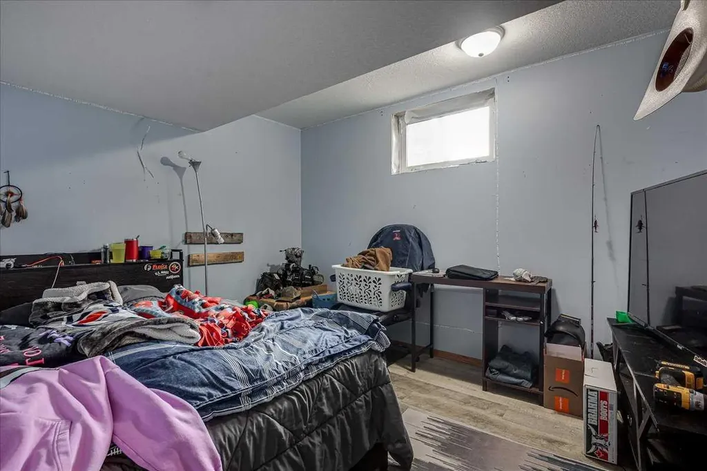 4809 42 Street Ponoka AB T4J 1C3