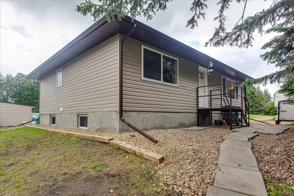 4809 42 Street Ponoka AB T4J 1C3