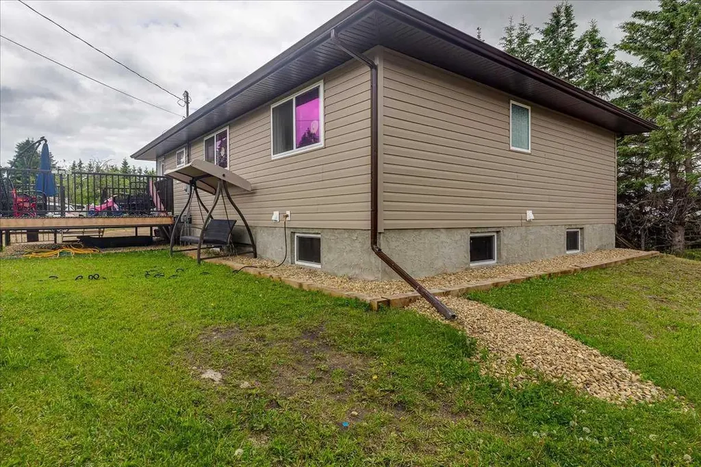 4809 42 Street Ponoka AB T4J 1C3