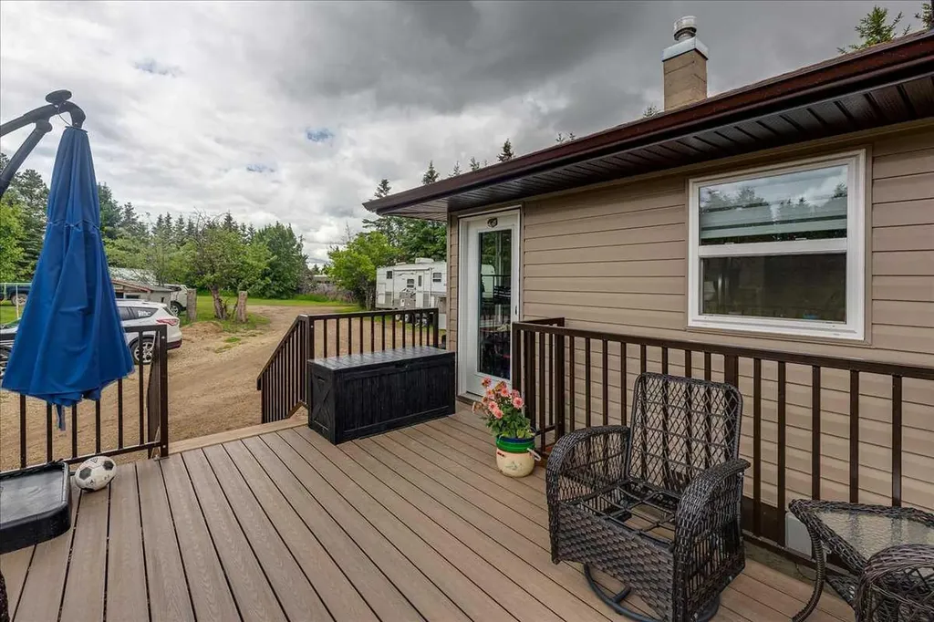 4809 42 Street Ponoka AB T4J 1C3
