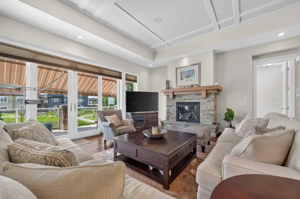90 Waters Edge Drive Heritage Pointe AB T1S 4K4