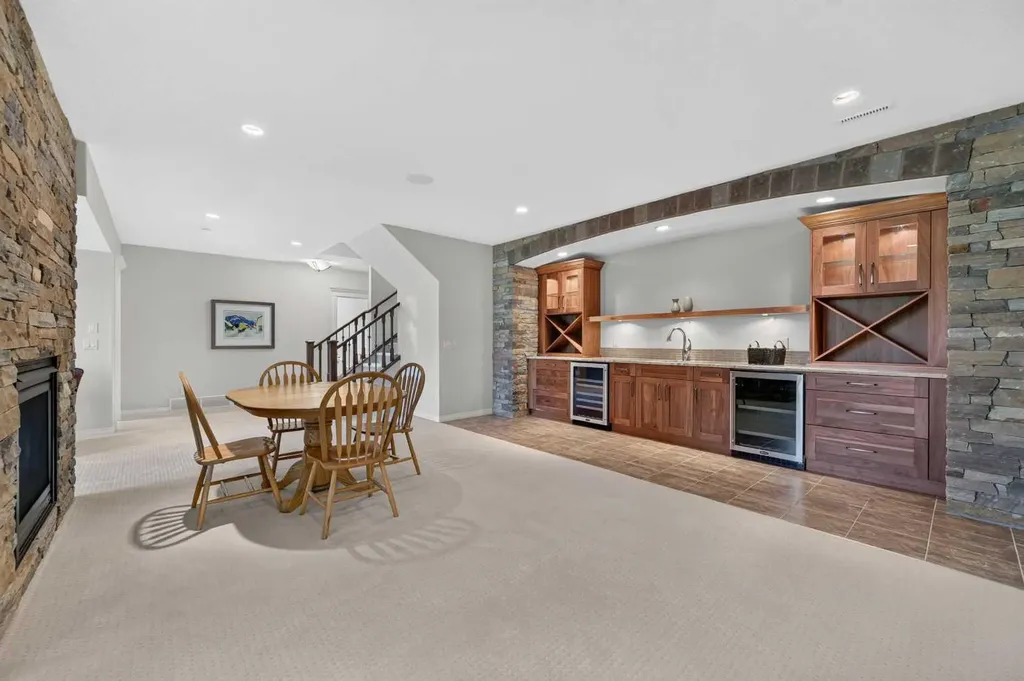 90 Waters Edge Drive Heritage Pointe AB T1S 4K4