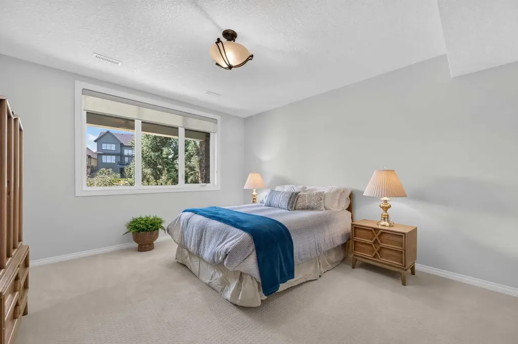 90 Waters Edge Drive Heritage Pointe AB T1S 4K4