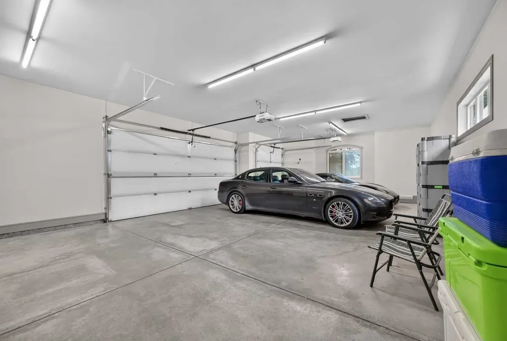 90 Waters Edge Drive Heritage Pointe AB T1S 4K4