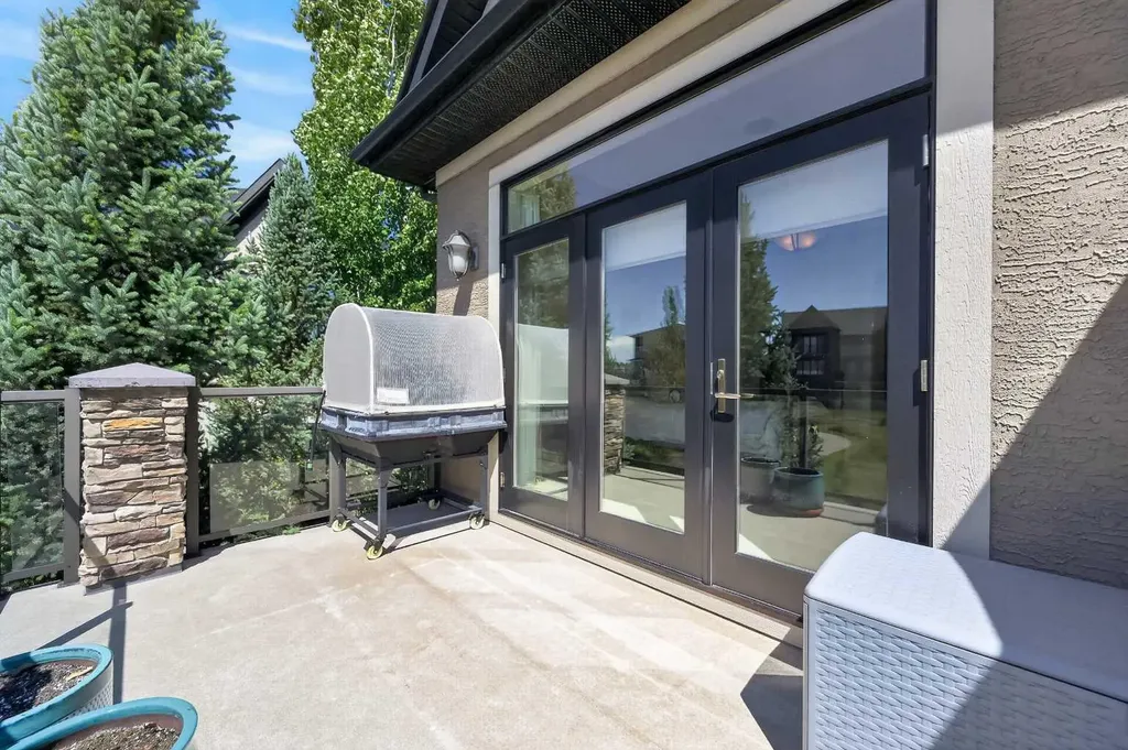 90 Waters Edge Drive Heritage Pointe AB T1S 4K4