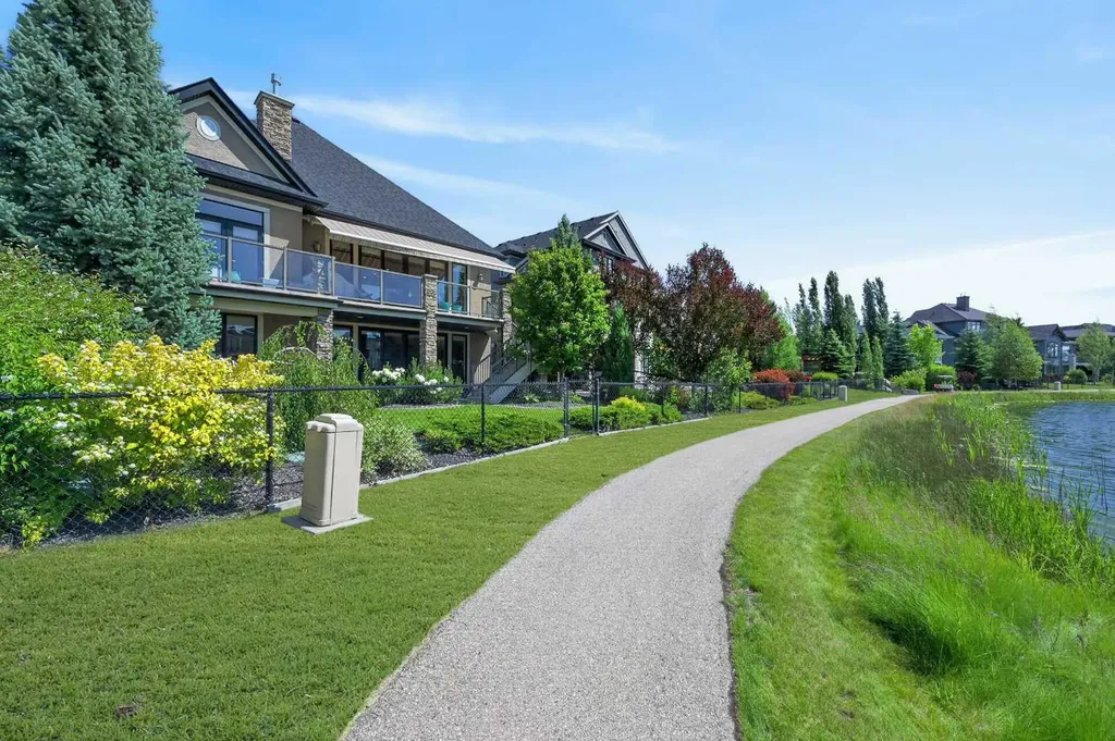 90 Waters Edge Drive Heritage Pointe AB T1S 4K4