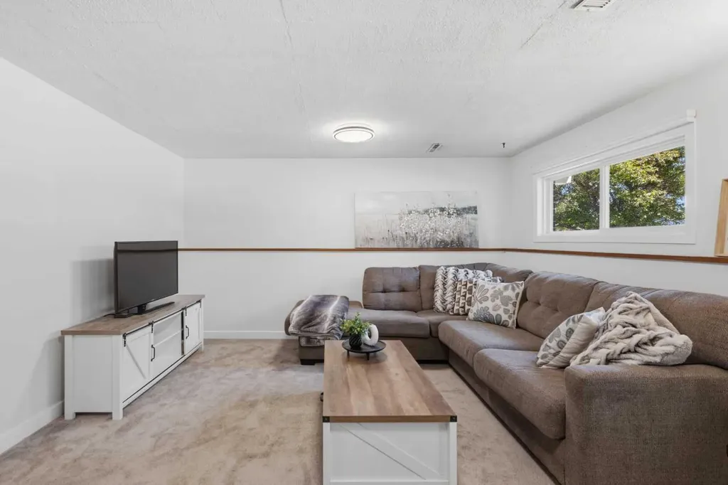 416 Allston Avenue SE Calgary AB T2H 1R7