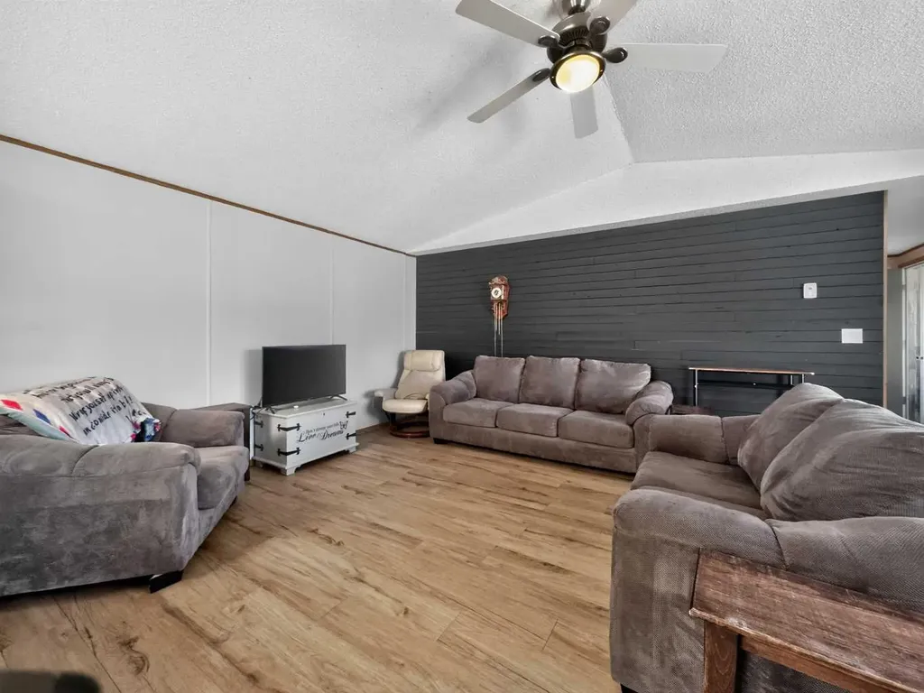 14225 Township Road 1051a Rural Mackenzie County AB T0H2H0