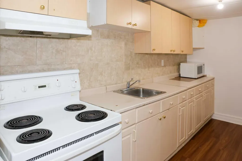 40 Pensville Road SE Calgary AB T2A 4K5