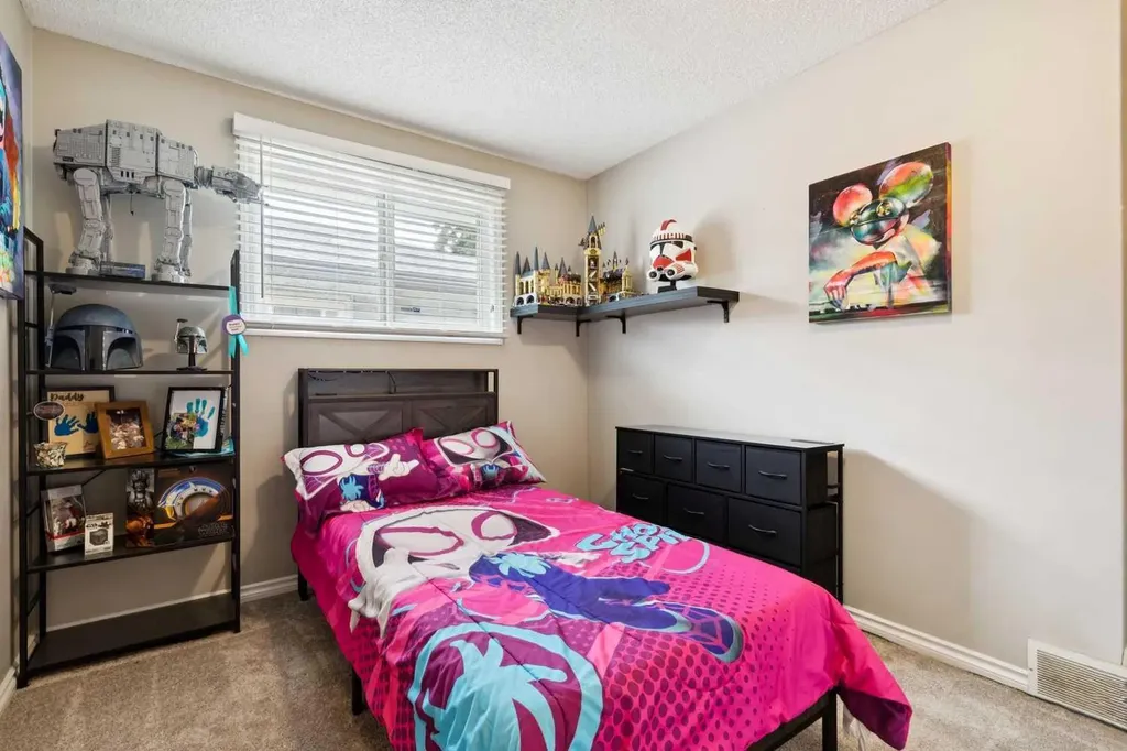 4387 Dovercrest Drive SE Calgary AB T2B 1Y3