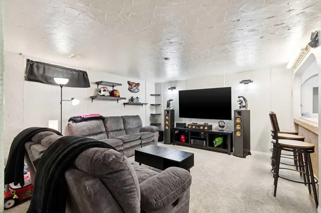 4387 Dovercrest Drive SE Calgary AB T2B 1Y3