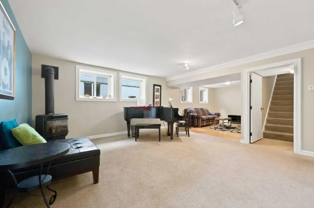 3518 3 Avenue SW Calgary AB T3C 0A6